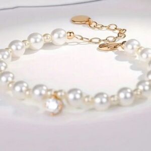 0.5 ct. Moissanite Pendant,Pearl Bracelet